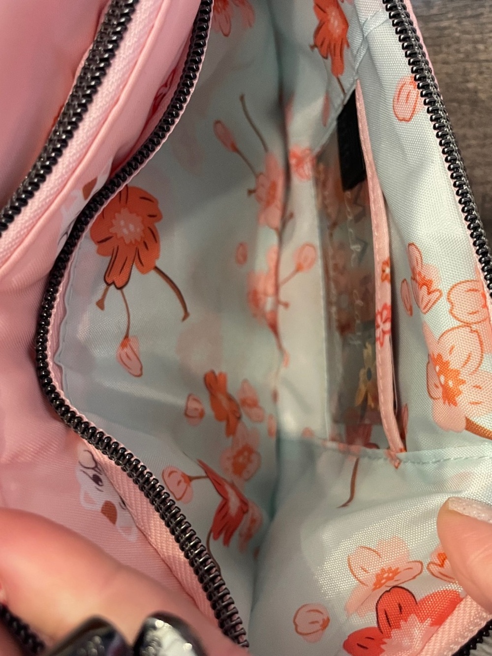 Lug Lucky Cat Corral Crossbody Bag - Picture 6 of 9